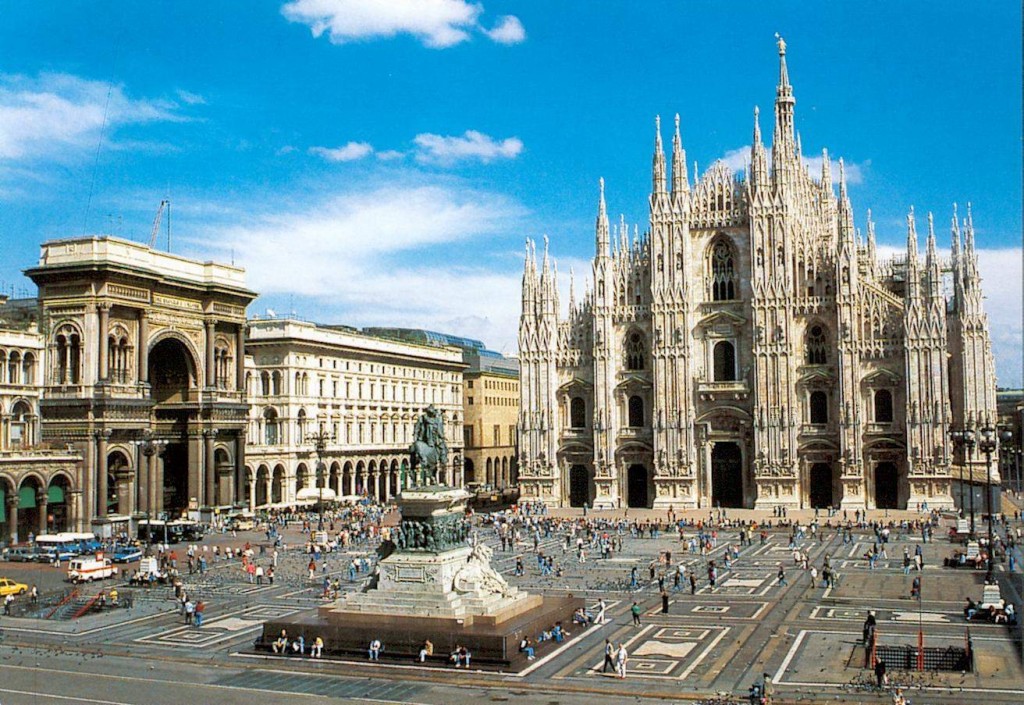 negozi aperti 8 dicembre milano