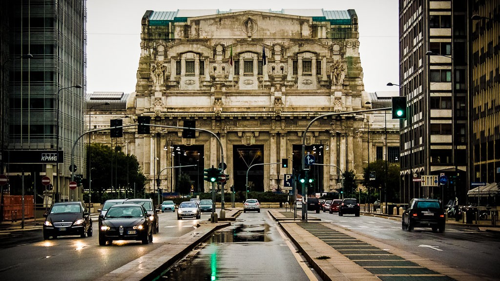 negozi aperti la domenica nella stazione centrale di milano
