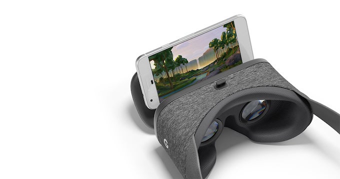 Il CEO di Google Mobile promette 11 telefoni compatibili con Daydream