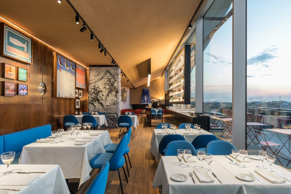 Torre Prada: sei piani di opere d'arte, ristorante, bar e roof top